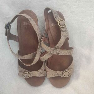 Dansko sandles size 40. Size 9.5